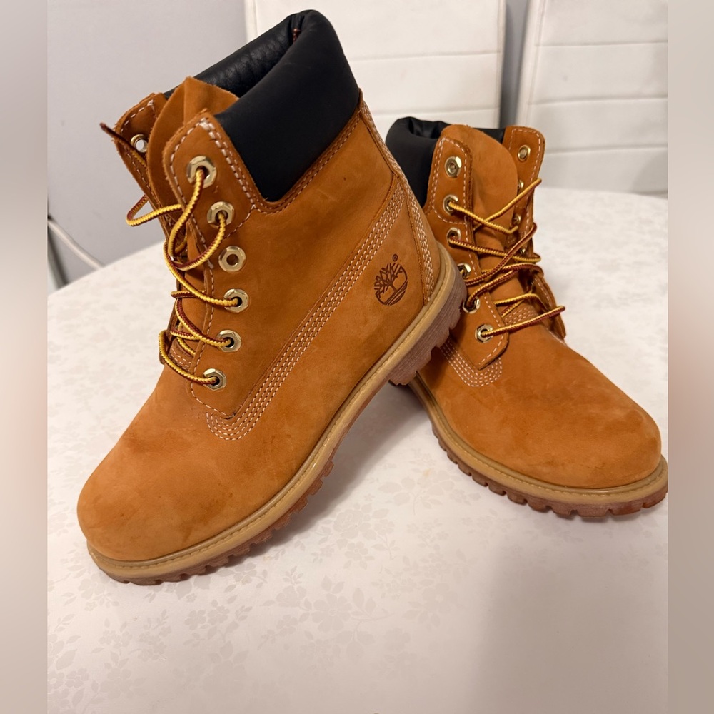 Timberland Classic Brown Boots with Black Collar
